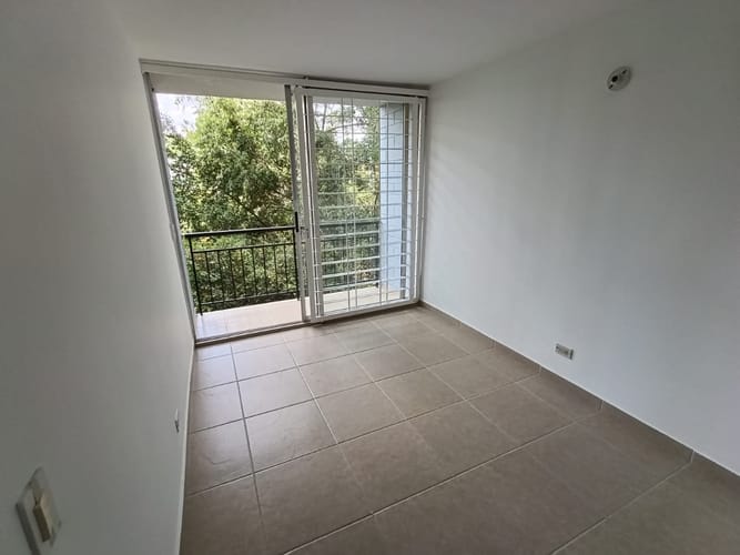 Apartamento de 3 alcobas en arriendo en Loma Del Indio, Medellín, 75 m² · foto 3 de 20