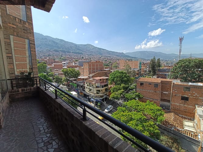 Local en arriendo en Palermo, Medellín, 229 m² · foto 3 de 9