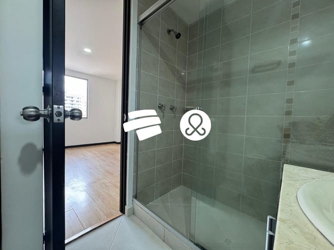 Apartamento de 3 alcobas en venta en El Poblado, Medellín, 84 m² · foto 19 de 21