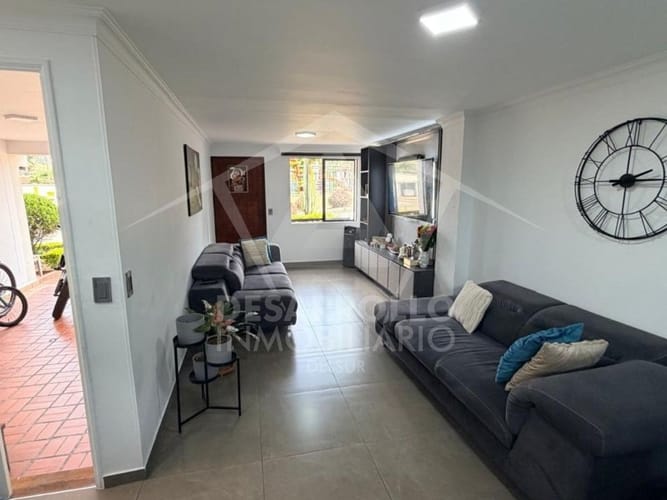 Casa de 4 alcobas en venta en Prados De Sabaneta, Sabaneta, 140 m² · foto 3 de 18
