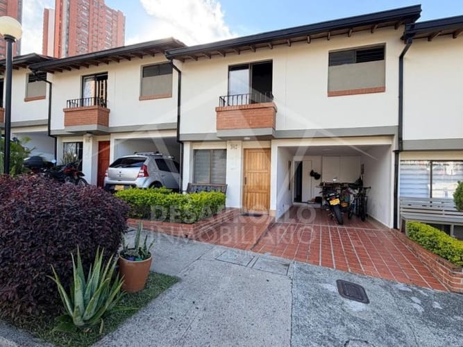 Casa de 4 alcobas en venta en Prados De Sabaneta, Sabaneta, 140 m² · foto 16 de 18