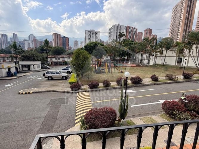 Casa de 4 alcobas en venta en Prados De Sabaneta, Sabaneta, 140 m² · foto 17 de 18