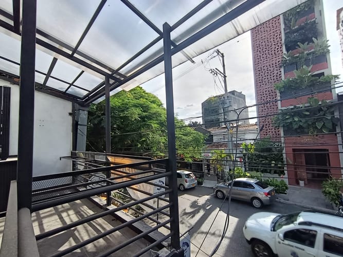Casa de 4 alcobas en arriendo en El Poblado, Medellín, 360 m² · foto 2 de 19