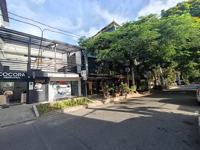 Casa de 4 alcobas en arriendo en El Poblado, Medellín, 360 m² · foto 4 de 19
