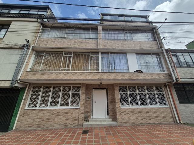 Apartamento de 2 alcobas en arriendo en Santa Teresita, Bogotá, 55 m² · foto 2 de 15