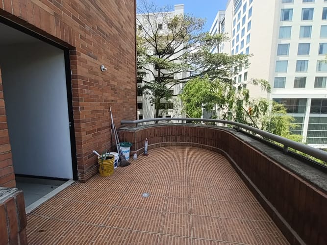 Oficina en arriendo en El Poblado, Medellín, 76 m² · foto 5 de 17