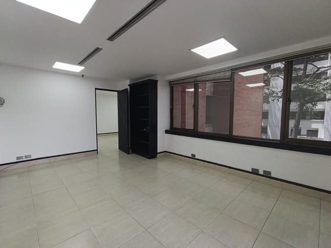 Oficina en arriendo en El Poblado, Medellín, 76 m² · foto 9 de 17