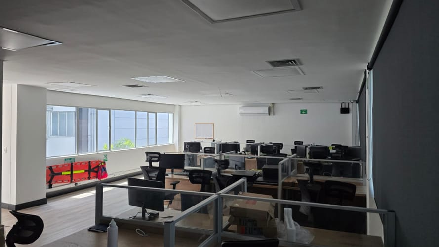 Oficina en arriendo en El Poblado, Medellín, 170 m² · foto 3 de 16