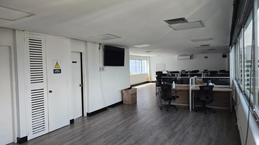 Oficina en arriendo en El Poblado, Medellín, 170 m² · foto 7 de 16