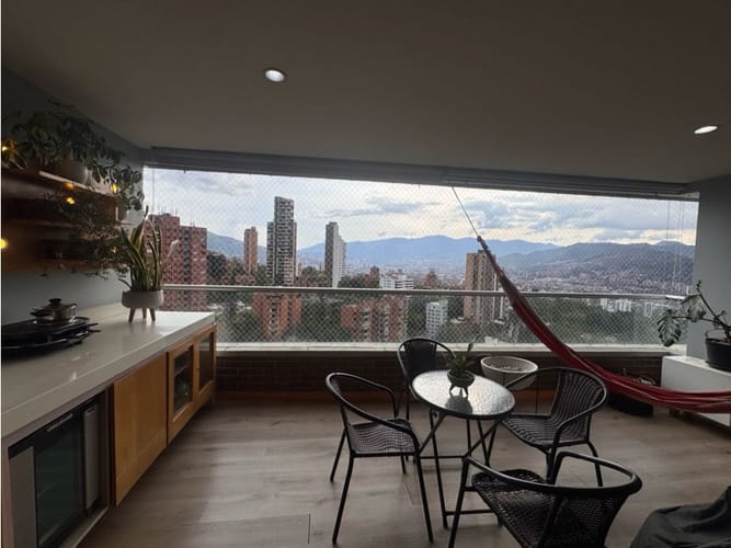 Apartamento de 2 alcobas en venta en Los Balsos, Medellín, 128 m² · foto 2 de 20