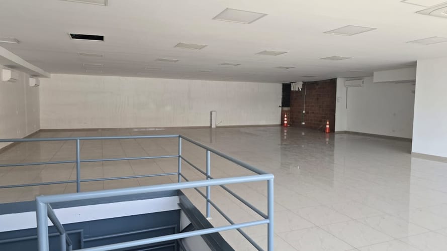 Oficina en arriendo en El Poblado, Medellín, 273 m² · foto 4 de 13