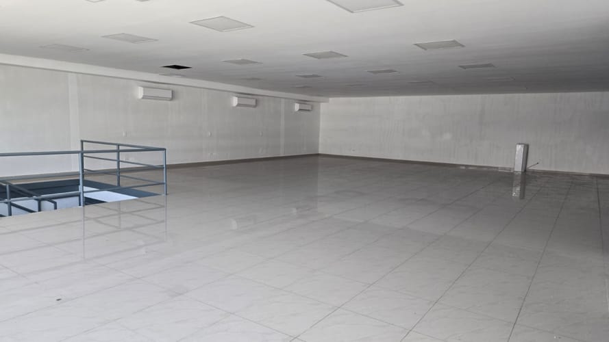 Oficina en arriendo en El Poblado, Medellín, 273 m² · foto 6 de 13