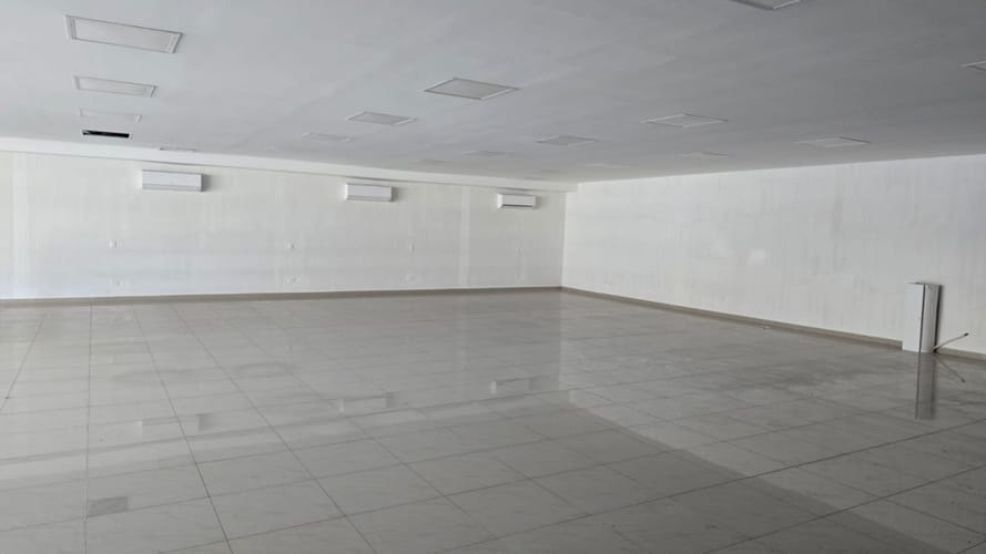 Oficina en arriendo en El Poblado, Medellín, 273 m² · foto 7 de 13
