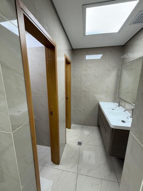 Oficina en arriendo en El Poblado, Medellín, 273 m² · foto 9 de 13