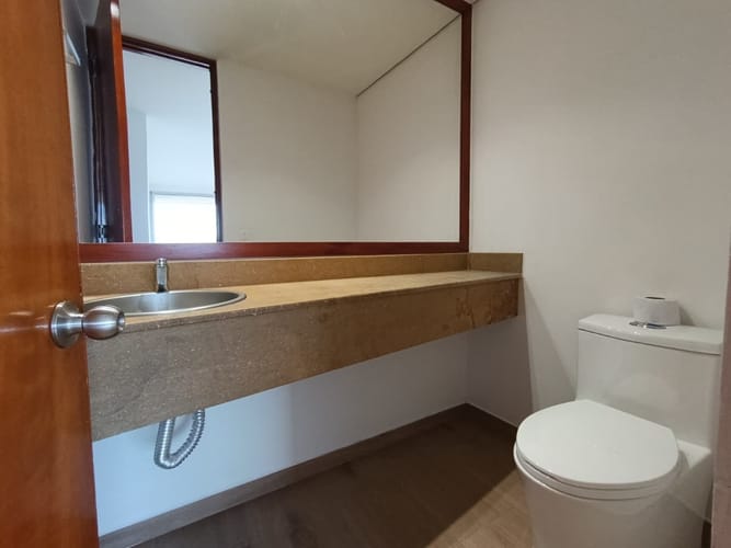 Apartamento de 3 alcobas en arriendo en El Poblado, Medellín, 162 m² · foto 8 de 20