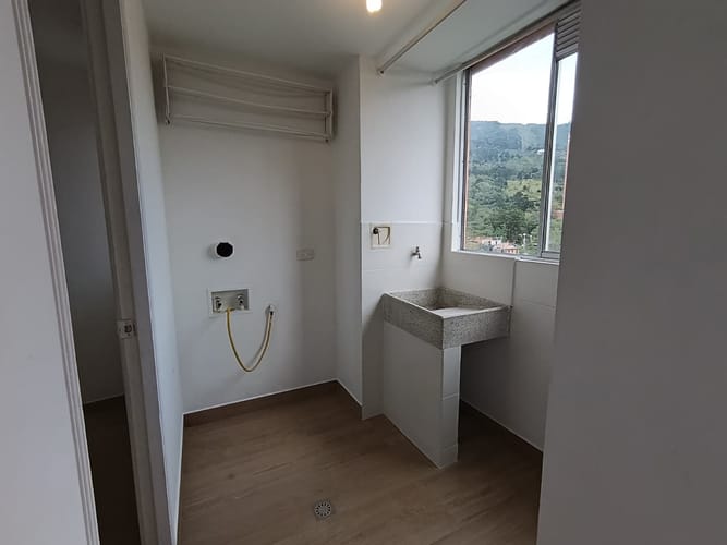 Apartamento de 3 alcobas en arriendo en El Poblado, Medellín, 162 m² · foto 11 de 20