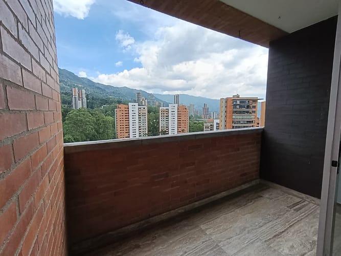 Apartamento de 3 alcobas en arriendo en El Poblado, Medellín, 162 m² · foto 12 de 20