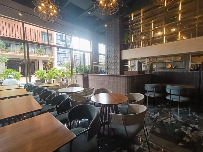 Local en arriendo en El Poblado, Medellín, 115 m² · foto 5 de 17