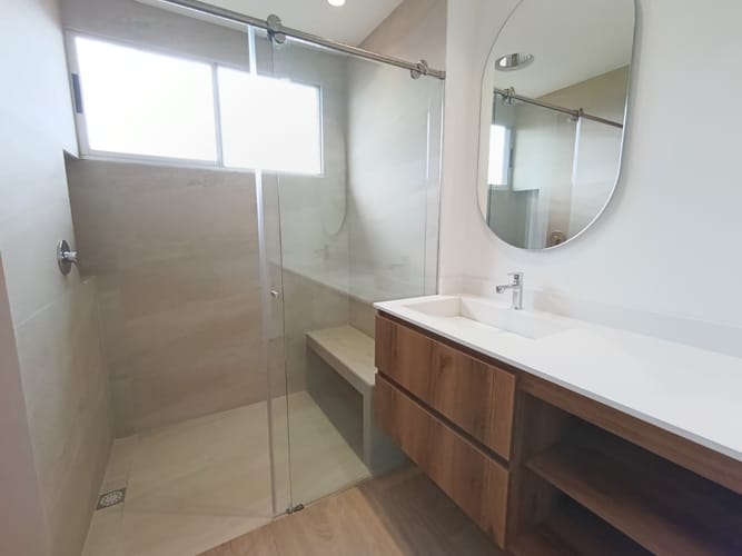 Apartamento de 3 alcobas en arriendo en El Poblado, Medellín, 162 m² · foto 18 de 20