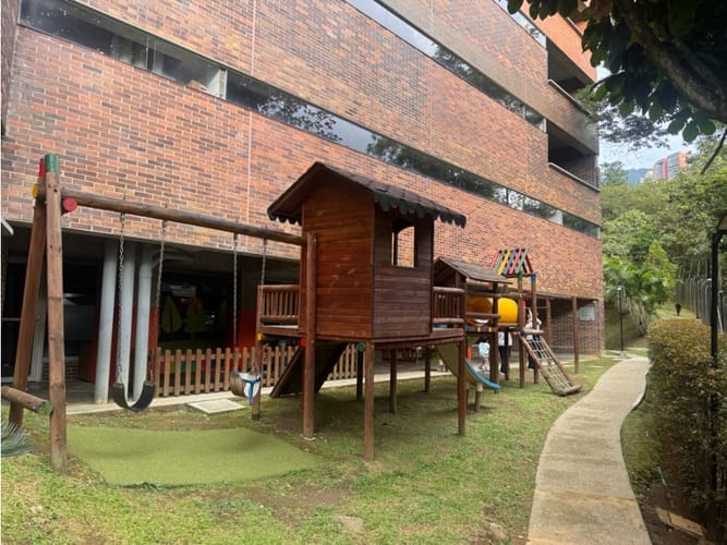 Apartamento de 2 alcobas en venta en Los Balsos, Medellín, 128 m² · foto 18 de 20