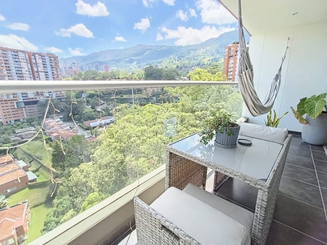 Apartamento de 2 alcobas en arriendo en Loma Del Esmeraldal, Envigado, 86 m² · foto 4 de 15