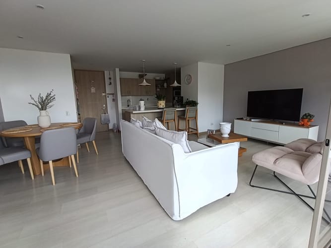 Apartamento de 2 alcobas en arriendo en Loma Del Esmeraldal, Envigado, 86 m² · foto 5 de 15