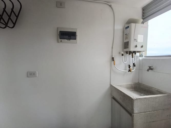 Apartamento de 3 alcobas en arriendo en Las Lomitas, Sabaneta, 92 m² · foto 2 de 20