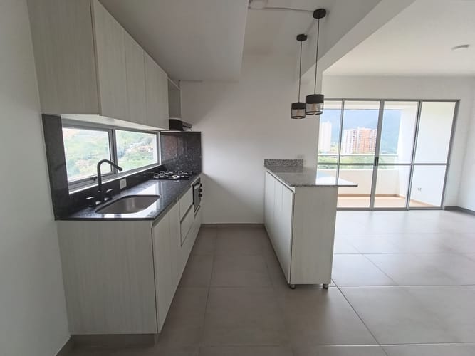 Apartamento de 3 alcobas en arriendo en Las Lomitas, Sabaneta, 92 m² · foto 3 de 20