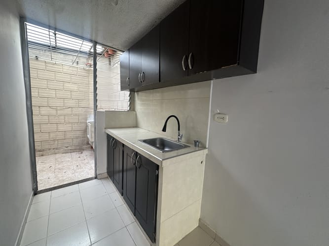 Casa de 3 alcobas en venta en Ciudadela Comfenalco, Armenia, 55 m² · foto 3 de 11