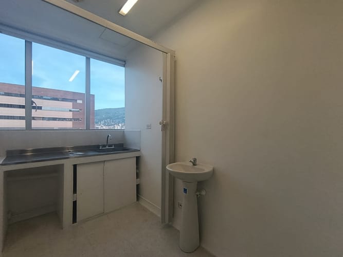 Consultorio en arriendo en Mayorca, Sabaneta, 30 m² · foto 4 de 11