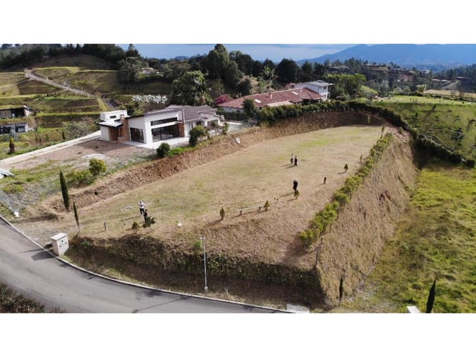 Lote en venta en El Portento, El Retiro, 1686 m² · foto 3 de 12