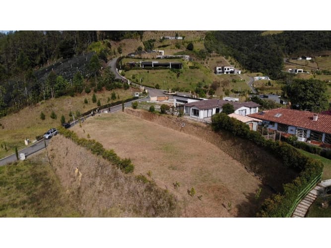 Lote en venta en El Portento, El Retiro, 1686 m² · foto 4 de 12
