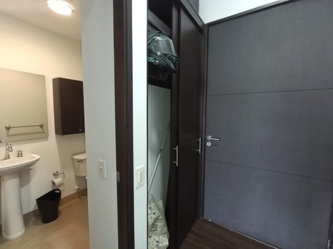 Oficina en arriendo en La Candelaria, Medellín, 35 m² · foto 10 de 11