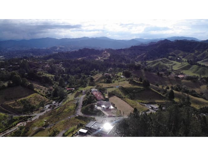 Lote en venta en El Portento, El Retiro, 1686 m² · foto 9 de 12
