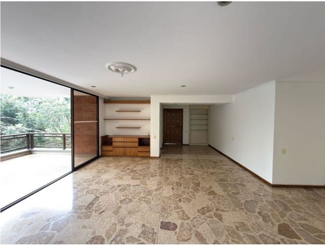 Apartamento de 5 alcobas en venta en El Poblado, Medellín, 234 m² · foto 2 de 19