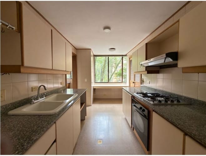 Apartamento de 5 alcobas en venta en El Poblado, Medellín, 234 m² · foto 7 de 19