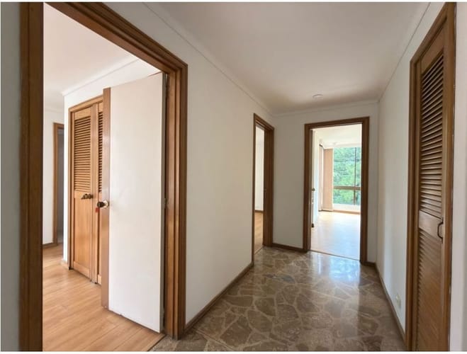 Apartamento de 5 alcobas en venta en El Poblado, Medellín, 234 m² · foto 15 de 19