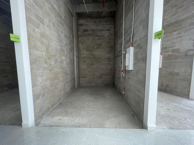 Local en arriendo en Laureles, Medellín, 13 m² · foto 2 de 10
