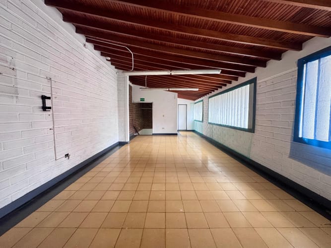 Casa en arriendo en Zona Centro, Envigado, 566 m² · foto 9 de 17