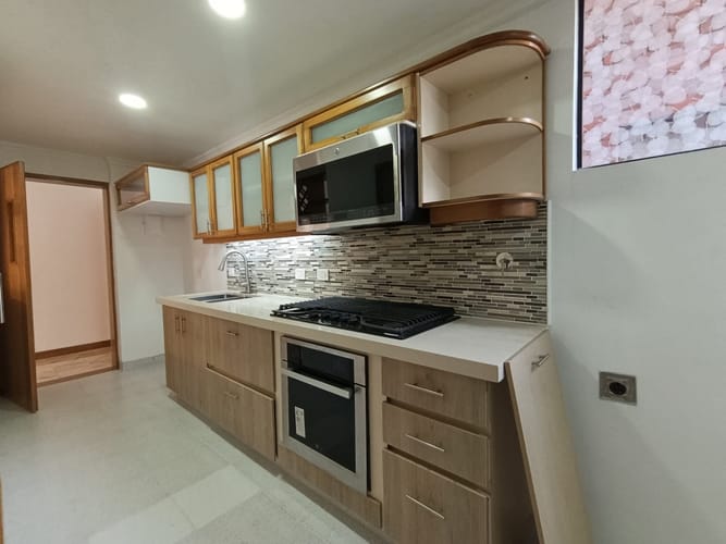 Apartamento de 3 alcobas en arriendo en El Poblado, Medellín, 120 m² · foto 3 de 16