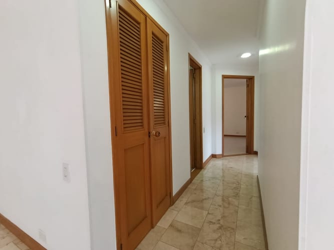 Apartamento de 3 alcobas en arriendo en El Poblado, Medellín, 120 m² · foto 8 de 16