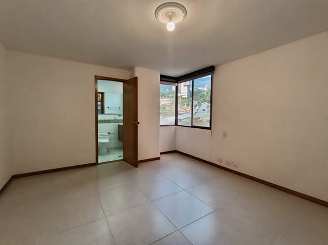 Apartamento de 3 alcobas en arriendo en El Poblado, Medellín, 120 m² · foto 10 de 16
