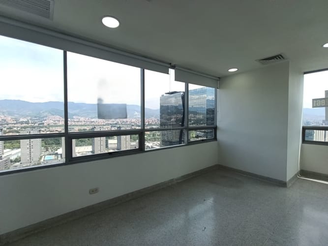 Consultorio en arriendo en El Poblado, Medellín, 30 m² · foto 3 de 11