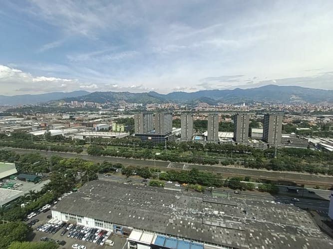 Consultorio en arriendo en El Poblado, Medellín, 30 m² · foto 9 de 11