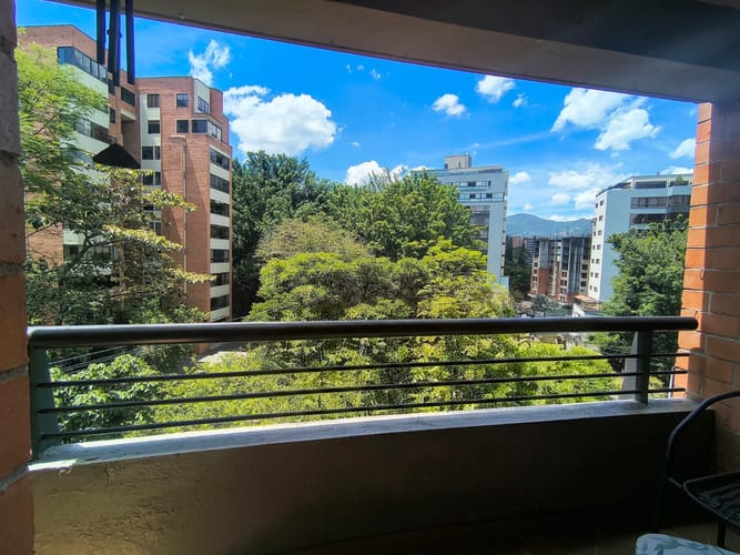 Apartamento de 2 alcobas en arriendo en El Diamante No. 2, Medellín, 80 m² · foto 2 de 12