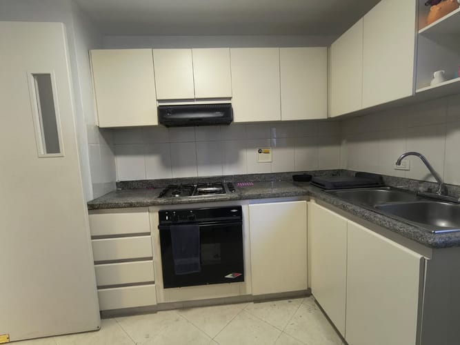 Apartamento de 2 alcobas en arriendo en El Diamante No. 2, Medellín, 80 m² · foto 5 de 12