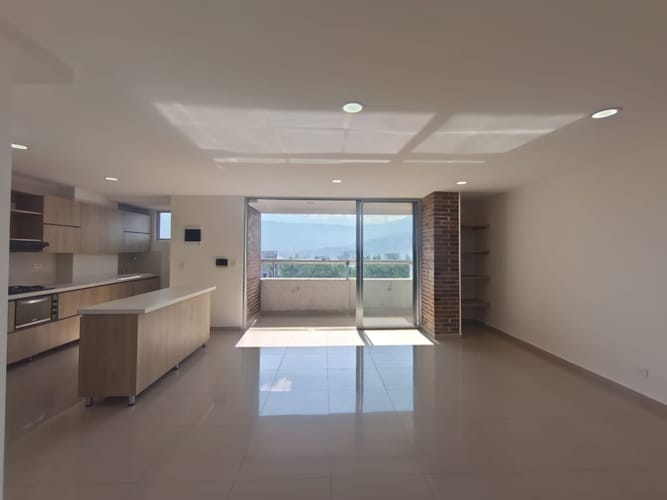Apartamento de 3 alcobas en arriendo en La Castellana, Medellín, 117 m² · foto 2 de 20