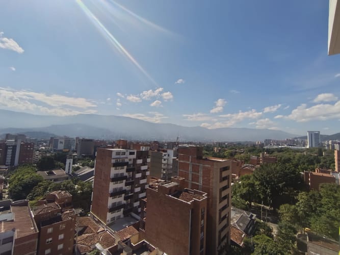 Apartamento de 3 alcobas en arriendo en La Castellana, Medellín, 117 m² · foto 3 de 20