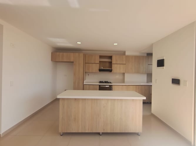 Apartamento de 3 alcobas en arriendo en La Castellana, Medellín, 117 m² · foto 4 de 20