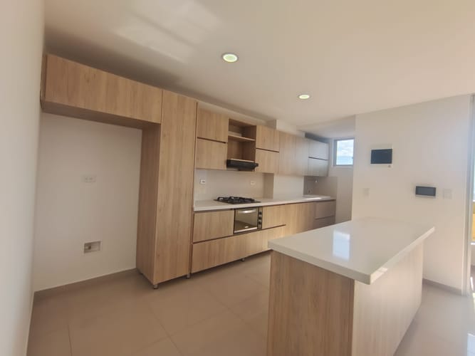 Apartamento de 3 alcobas en arriendo en La Castellana, Medellín, 117 m² · foto 5 de 20